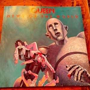 Queen News of the World Vintage Vinyl @1976